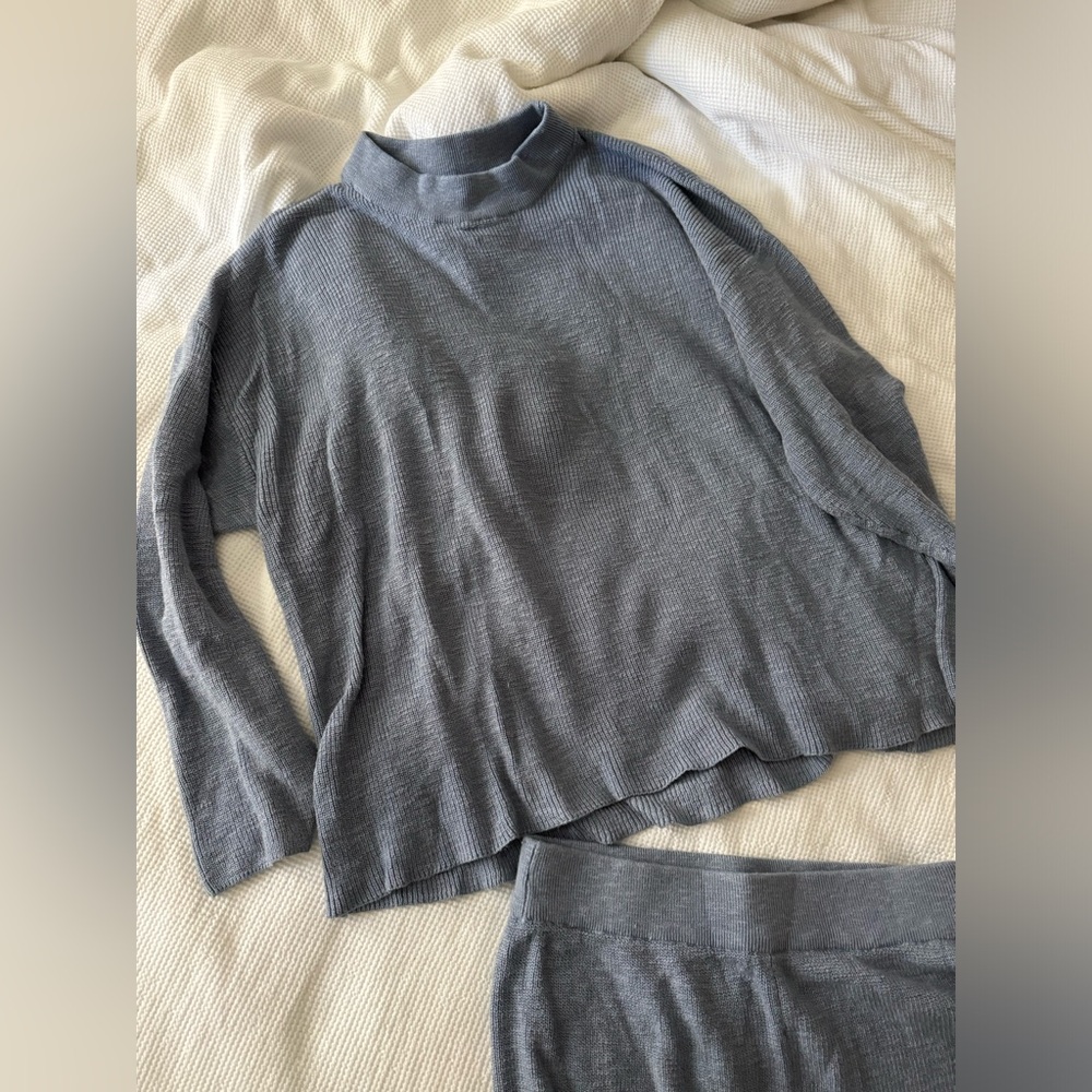 FP Beach knit blue set shorts and sweater